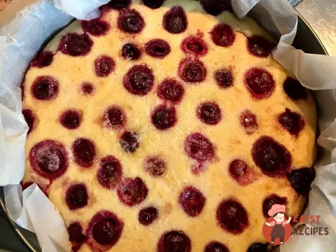 Запіканка з сиру з вишнею