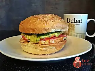 Чікенбургер з голландським соусом