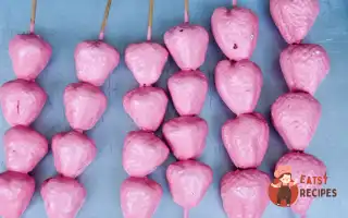 Полуниця у рожевому шоколаді