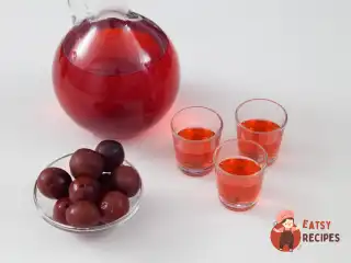 Настойка зі сливи