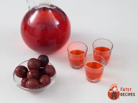Настойка зі сливи