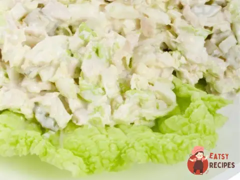 Курячий салат з соусом шхіущіпс