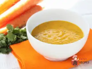 Морквяний суп-пюре зі спеціями та червоною сочевицею