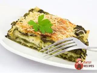 Лазання зі шпинату та сиру з кедровими горішками