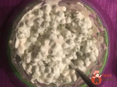 Салат гороховий із молочно-грибним соусом