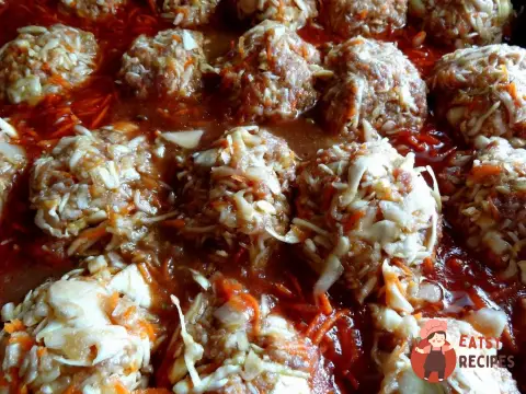 Голубці фальшиві в тефтелях