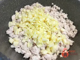 Крок 5: Лодочки з кабачків з курячим фаршем