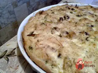 Пиріг з куркою, грибами та броколі