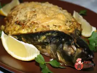 Скумбрія запечена з картоплею під майонезом