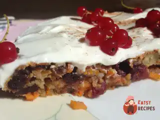 Морквяний пиріг із сирним кремом