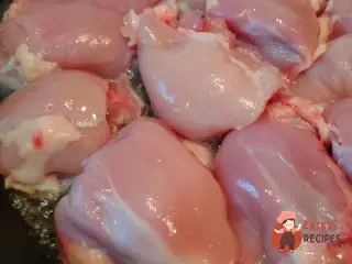 Крок 3: Курка з грибами та шпинатом
