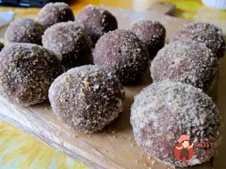 Тістечко «Картопля» з коньяком і волоськими горіхами.