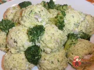 Запечені ньоккі з манної крупи з брокколі та сибасом