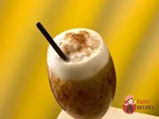 Новорічний сливовий коктейль із коньяком