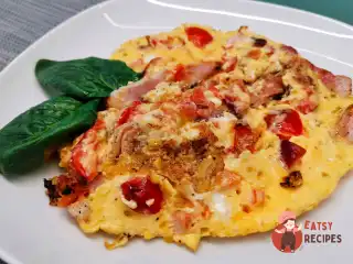 Яєчня з беконом