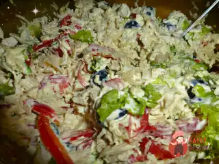Мексиканський салат з куркою та солодким перцем.