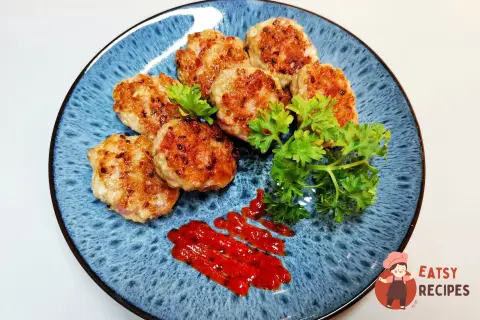Курячі котлети з беконом