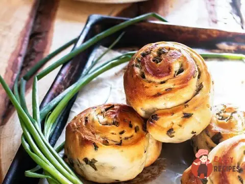 Дуже цибульні булочки