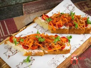 Брускетта з печеними помідорами від Funny Cabany