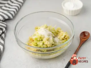 Крок 5: Бісквітний рулет з яблуками