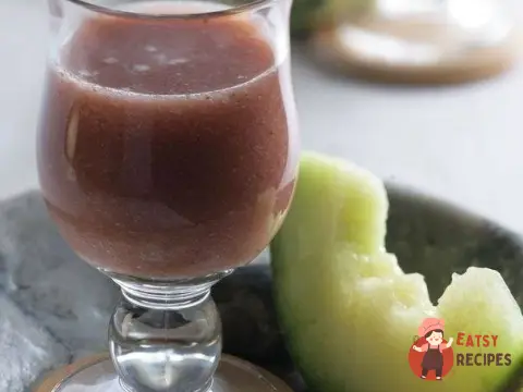 Індійська ласі з полуницею і динею