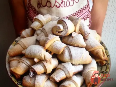 Рогаліки з абрикосовим джемом