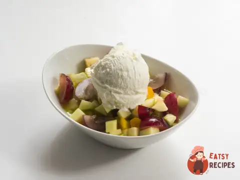 Фруктовий салат з яблуками