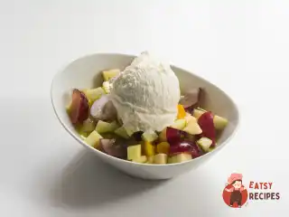 Фруктовий салат з яблуками