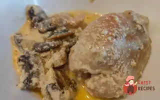 Курячі Стегна З Грибами Та Вершками
