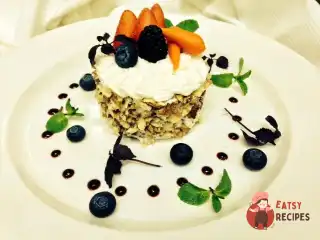 Морквяний торт з глазур'ю