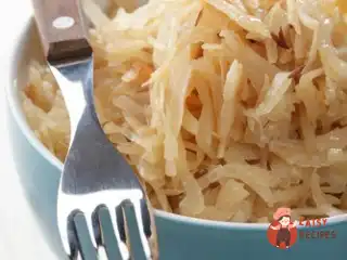 Шукрут по-баварськи з яблуками