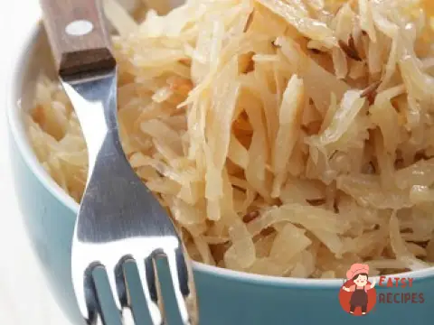 Шукрут по-баварськи з яблуками