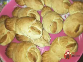 Прісні пампушки «Жайворонки»