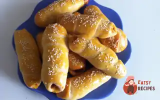 Сосиски З Моцарелою У Дріжджовому Тесті