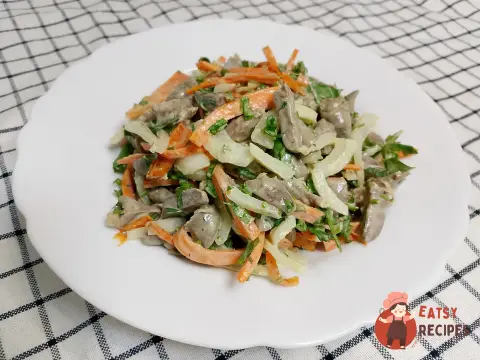 Салат із курячих сердечок