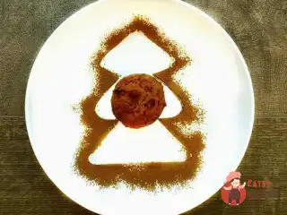 Різдвяний кекс з горіхами та в'яленою журавлиною