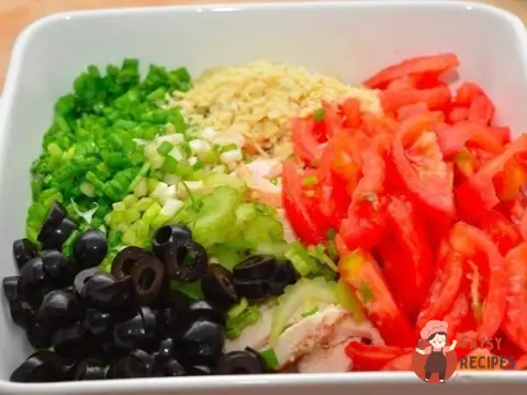 Салат з копченою куркою та селера