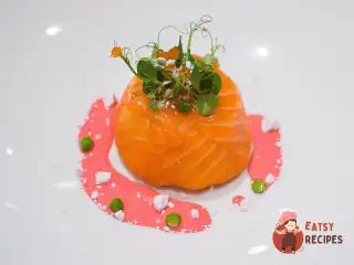 Олів'є зі слабосолоним лососем та яблуком