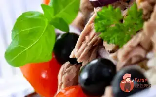 Салат З Анчоусів З Оливками, Маслинами Та Зеленню