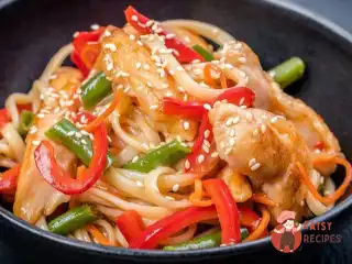 Локшина удон з куркою