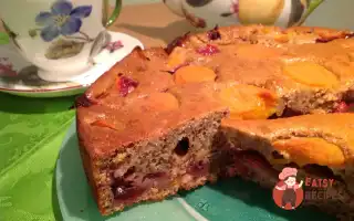 Пиріг Зі Сливами Та Абрикосами