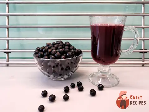 Зимовий морс із заморожених ягід