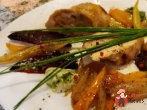 Курячий рулет з часточками печених буряків