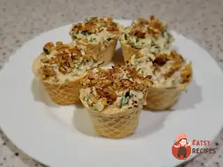 Тарталетки з плавленим сиром і волоськими горіхами