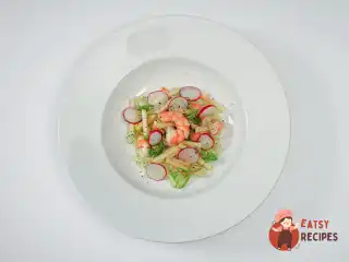 Салат із капусти з креветками