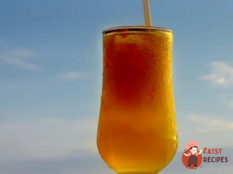 Освіжаючий зелений чай з манго