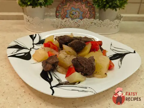 Тушкована яловичина в рукаві