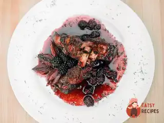 Каре ягня з дору і ожиною