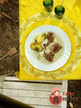 Баранина корейка з чехонню, білим вином та картоплею