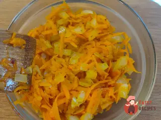 Крок 8: Паштет з курячої печінки з овочами та яйцями